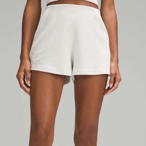 Lululemon Ribbed Softstreme High-Rise size 6